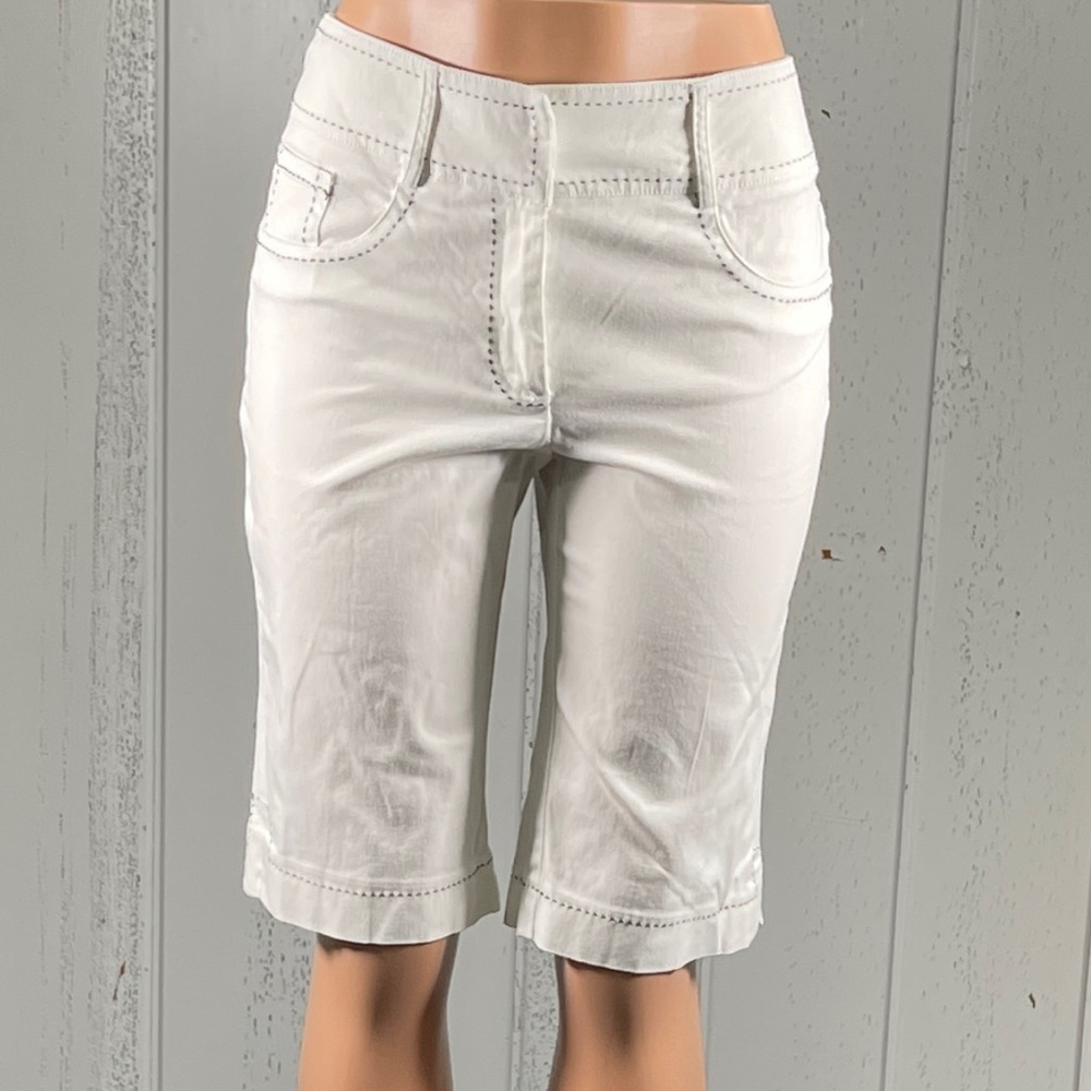 * Dressbarn Women’s White Capris Stitching Pants Sz 6